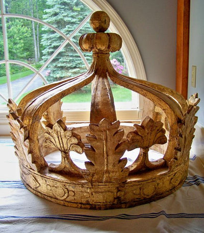 WOODEN CROWNS